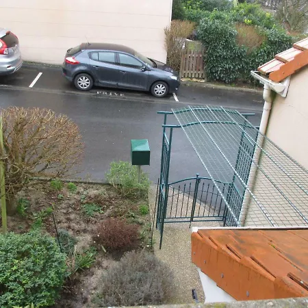 La Maison De Natalia 招待所 La Queue-en-Brie